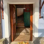 Apartman Adori *